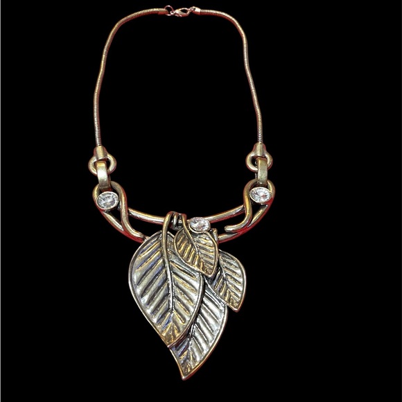 Jewelry - Silver Leaf Necklace with white crystal.